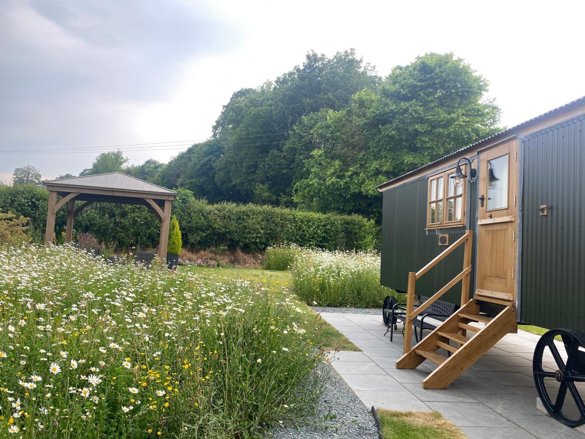 Woody'S Retreat Hotel Bolton by Bowland Bagian luar foto